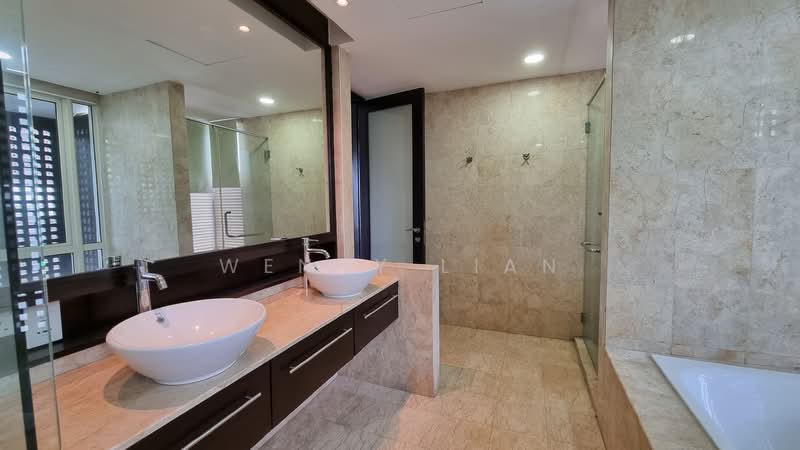 Kondominium untuk Disewa di Palmyra Bangsar - Wendy Lian - Master Bathroom - PropertyGuru.com.my