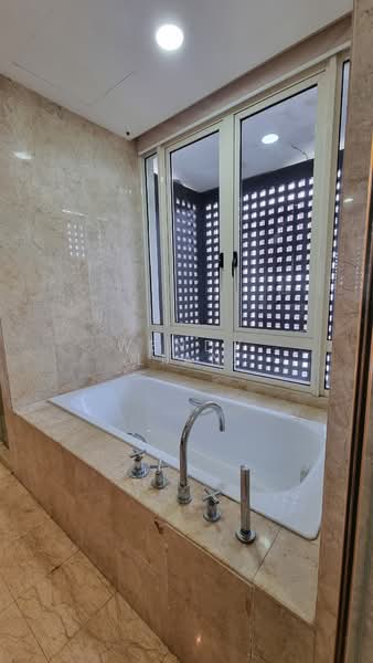 Kondominium untuk Disewa di Palmyra Bangsar - Wendy Lian - Master Bathroom - PropertyGuru.com.my