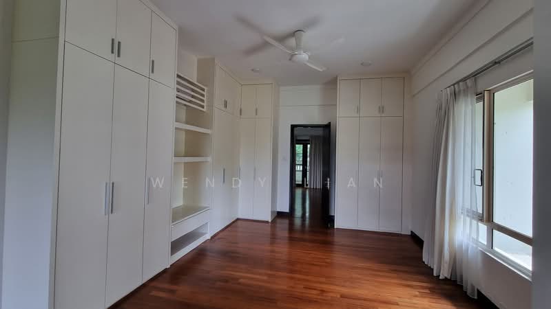 Kondominium untuk Disewa di Palmyra Bangsar - Wendy Lian - Master  Bedroom Closet Area - PropertyGuru.com.my