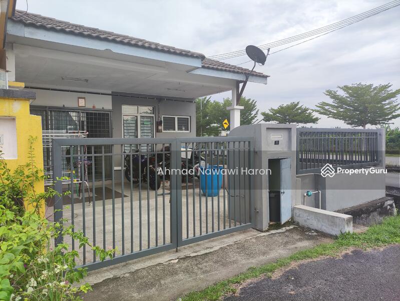 Bandar Putera 2 Klang Jalan Kebun Nenas 4u Ks8 Klang Selangor 3 Bedrooms 1000 Sqft Terraces Link Houses For Sale By Ahmad Nawawi Haron Rm 430 000 33425895