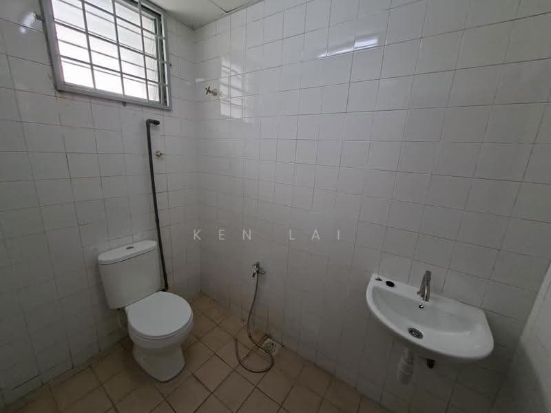 Shop for Rent in Seksyen U5 (Shah Alam) - Ken Lai - Bathroom - PropertyGuru.com.my