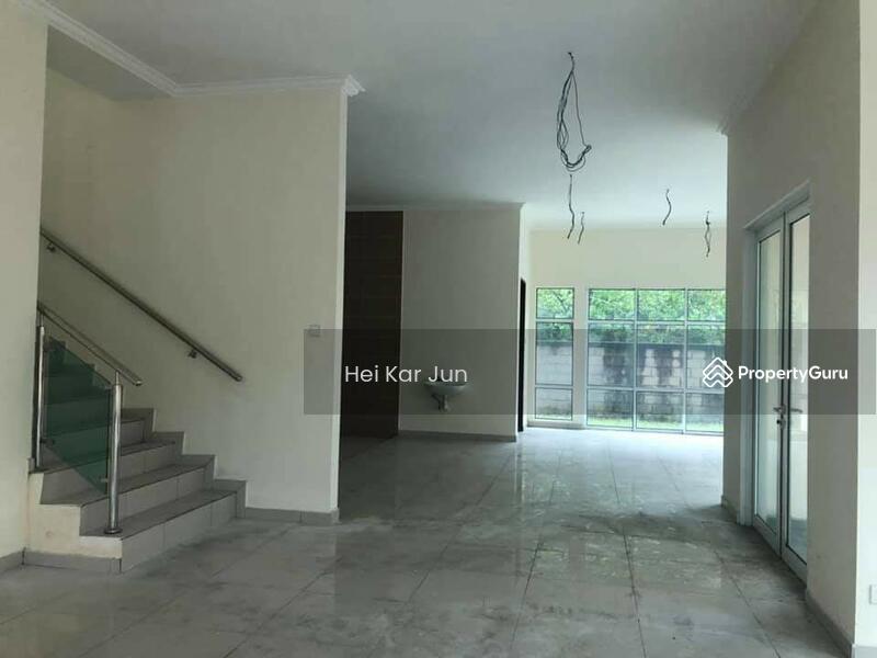 Lake Valley, Jalan Suarasa 8/3, Bandar Tun Hussein Onn, Cheras