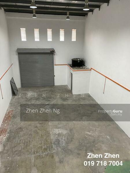 For Rent - Taman Mount Austin, Terrace Factory For Rent Well Renovated Good Location Ready to Used