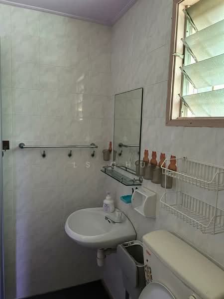 Apartment for Rent at Pangsapuri Sri Kemuning - LS Chu - Bathroom - PropertyGuru.com.my