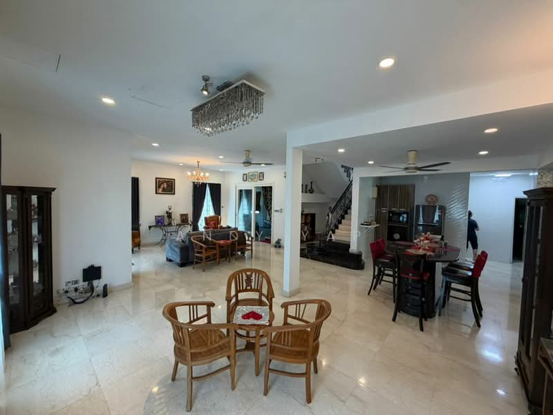 Rumah Banglo untuk Dijual di Kota Emerald (Rawang) - Andy Yap - Living Room - PropertyGuru.com.my