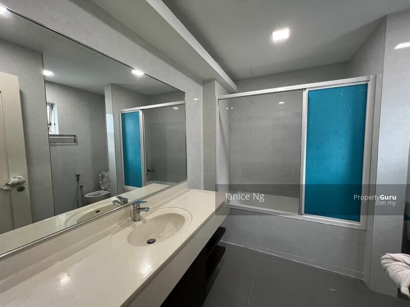 Master bathroom 