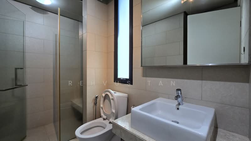 Condominium for Rent at Hampshire Place - Rehvus Tan - Bathroom - PropertyGuru.com.my