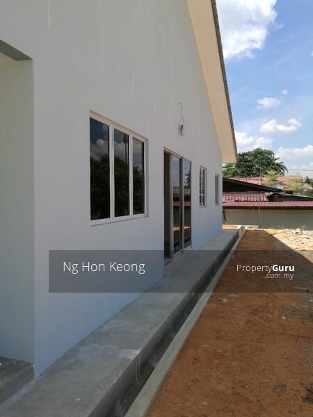 Kampung Kenangan Lorong Kenangan 3 Puchong Selangor 3 Bedrooms 1000 Sqft Semi Detached Houses Cluster Houses For Rent By Ng Hon Keong Rm 1 100 Mo 33695214