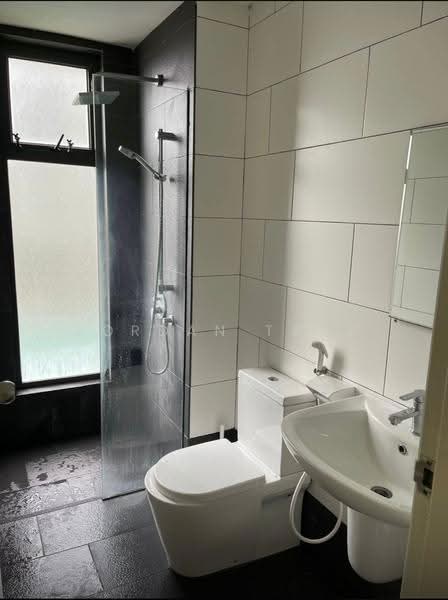 Kondominium untuk Disewa di Univ 360 Place - Jordan Tang - Bathroom - PropertyGuru.com.my