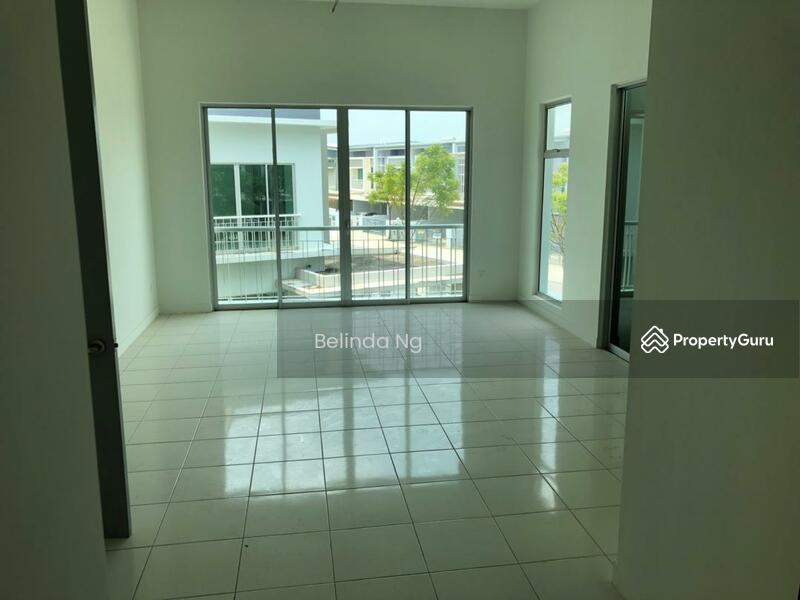 Rumah Teres 2 Tingkat untuk Dijual di Bandar Saujana Putra (Tanjong Duabelas) - Belinda Ng - Bandar Rimbayu Chimes Double Storey- With Extra Land For Sales - PropertyGuru.com.my