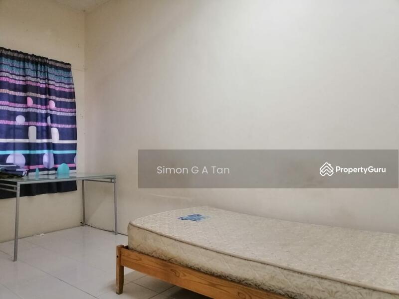 bedroom 4 downstairs can be parents or maid room