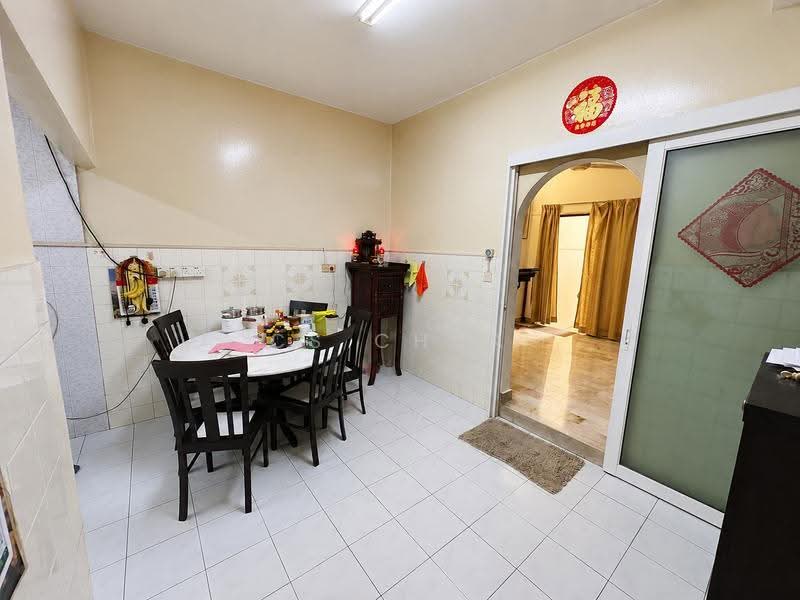 2-storey Terraced House for Sale in SS18 (Subang Jaya) - Cs Chua - Dining Room - PropertyGuru.com.my