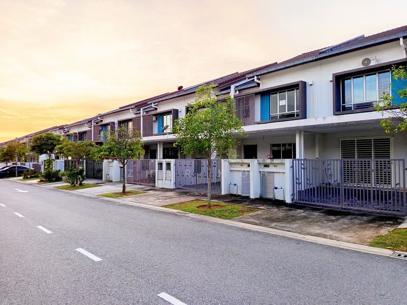 Rumah Teres 2 Tingkat untuk Dijual di Bandar Serenia (Dengkil) - Azhar Mohd - Exterior - PropertyGuru.com.my