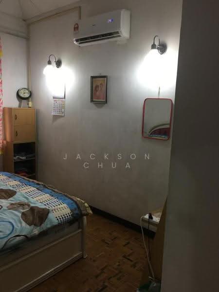 Rumah Teres untuk Disewa di Bandar Kinrara Seksyen 1 (Bandar Kinrara) - Jackson Chua - Bedroom - PropertyGuru.com.my