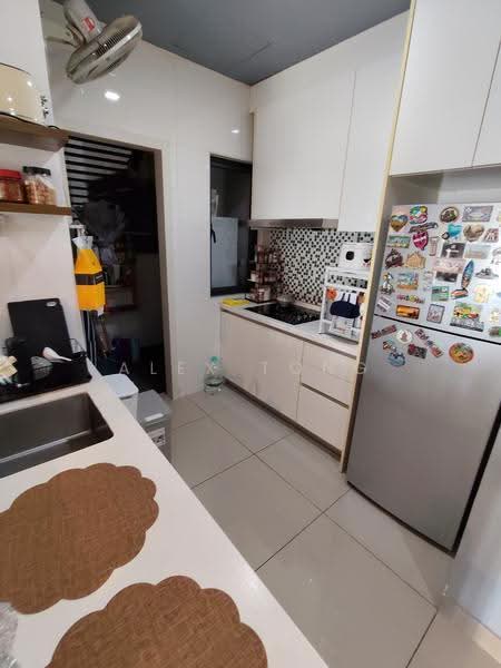 Kediaman Servis untuk Dijual di Paramount Utropolis - Alex Tong - Kitchen - PropertyGuru.com.my