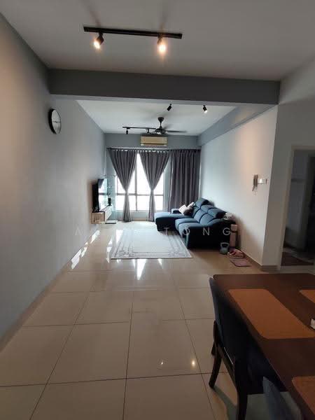 Kediaman Servis untuk Dijual di Paramount Utropolis - Alex Tong - Living Room - PropertyGuru.com.my