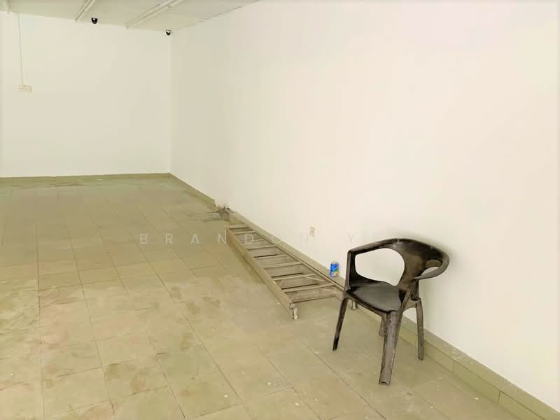 Shop for Sale in Bandar Putra Permai (Seri Kembangan) - Brandon Yee - Interior - PropertyGuru.com.my