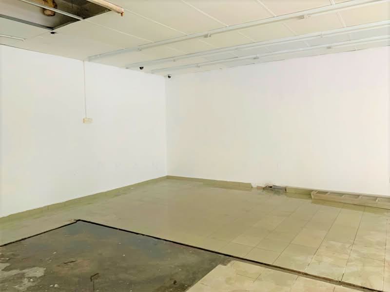 Shop for Sale in Bandar Putra Permai (Seri Kembangan) - Brandon Yee - Interior - PropertyGuru.com.my