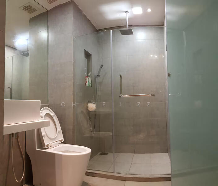 For Sale - Buy Now Earn 100K !! RM 250K 2R1B @ Ready Tenant + Stable Student Rental - KLCC