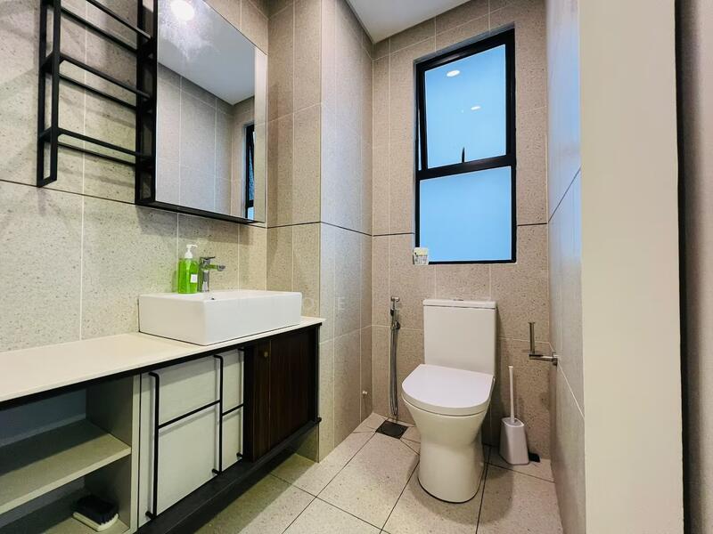 For Sale - GOV Subsidy 100K !! 250K 2R1B【Pay 1200, Rent 2000】Ready Tenant @ BUKIT BINTANG
