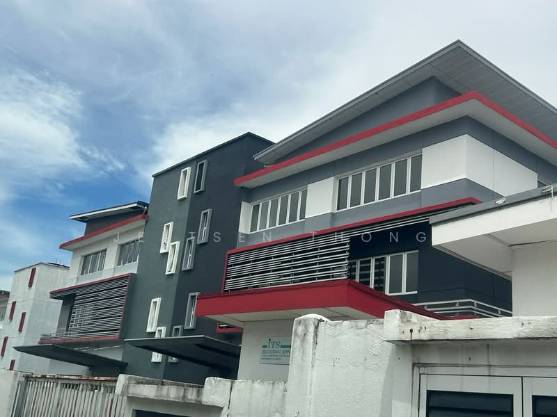 Warehouse for Rent in Rawang (Selangor) - Jentsen Thong - Exterior - PropertyGuru.com.my
