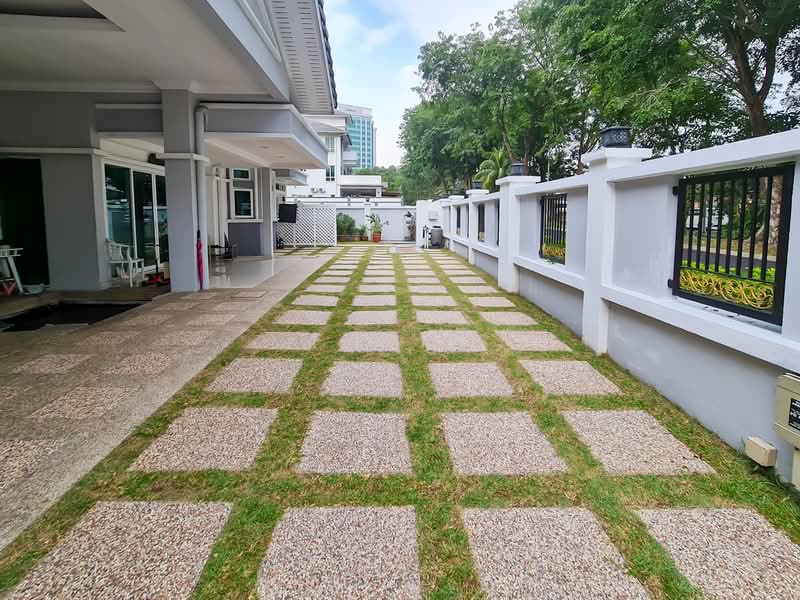 Bungalow for Sale in Seksyen 10 (Shah Alam) - Fatin Ismail - Exterior - PropertyGuru.com.my