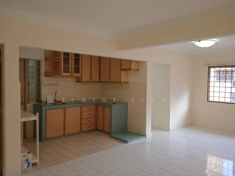 Pangsapuri untuk Dijual di saujana apartment - Elaine Lian - Kitchen - PropertyGuru.com.my