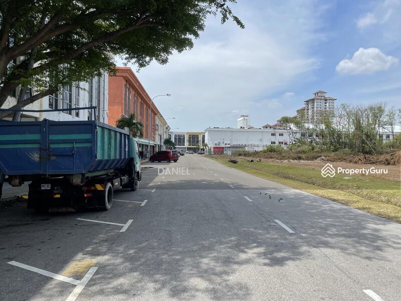 For Sale - TRIPLE STOREY INTERMEDIATE LOT OFFICE / SHOP UNIT LOCATED AT TAMAN MELAKA RAYA, MELAKA.