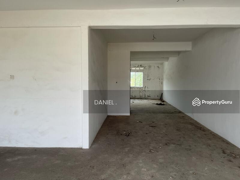 For Sale - TRIPLE STOREY INTERMEDIATE LOT OFFICE / SHOP UNIT LOCATED AT TAMAN MELAKA RAYA, MELAKA.
