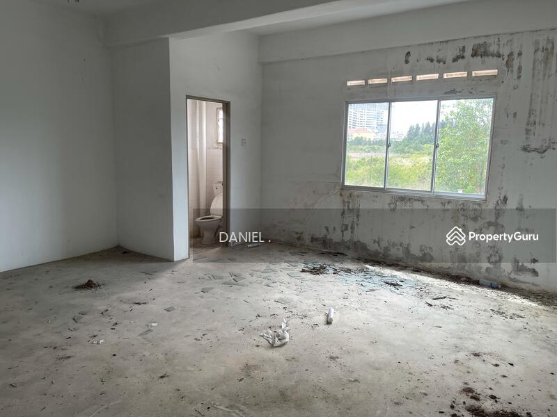 For Sale - TRIPLE STOREY INTERMEDIATE LOT OFFICE / SHOP UNIT LOCATED AT TAMAN MELAKA RAYA, MELAKA.
