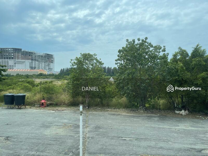 For Sale - TRIPLE STOREY INTERMEDIATE LOT OFFICE / SHOP UNIT LOCATED AT TAMAN MELAKA RAYA, MELAKA.
