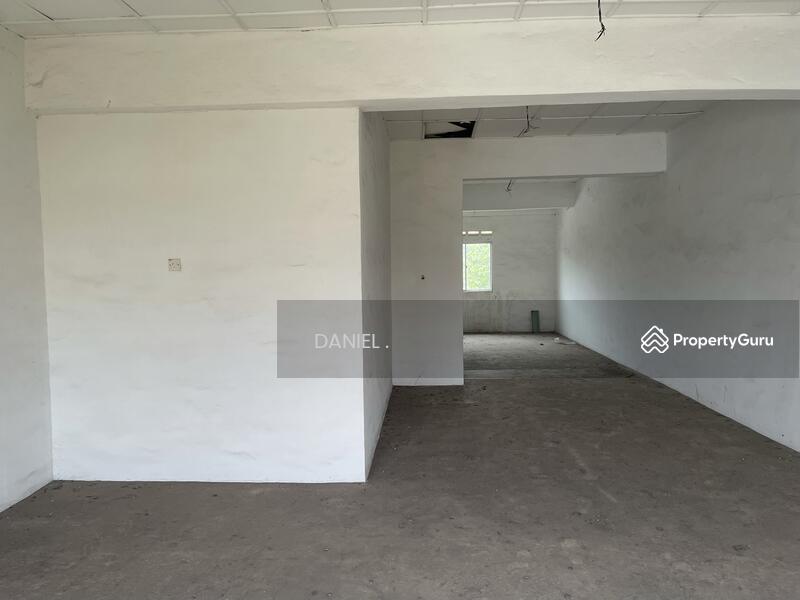 For Sale - TRIPLE STOREY INTERMEDIATE LOT OFFICE / SHOP UNIT LOCATED AT TAMAN MELAKA RAYA, MELAKA.