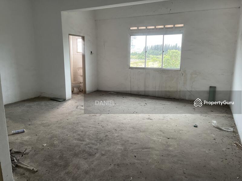 For Sale - TRIPLE STOREY INTERMEDIATE LOT OFFICE / SHOP UNIT LOCATED AT TAMAN MELAKA RAYA, MELAKA.