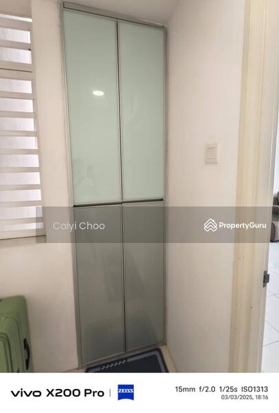 Show cabinet 