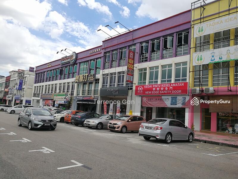 For Sale - MOUNT AUSTIN AUSTIN HEIGHTS 3 STOREY SHOP FACING MAIN ROAD NEAR MARRYBROWN JLN MUTIARA EMAS 10/19