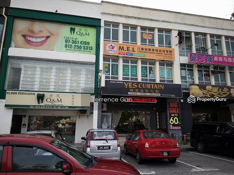 For Sale - MOUNT AUSTIN AUSTIN HEIGHTS 3 STOREY SHOP FACING MAIN ROAD NEAR MARRYBROWN JLN MUTIARA EMAS 10/19