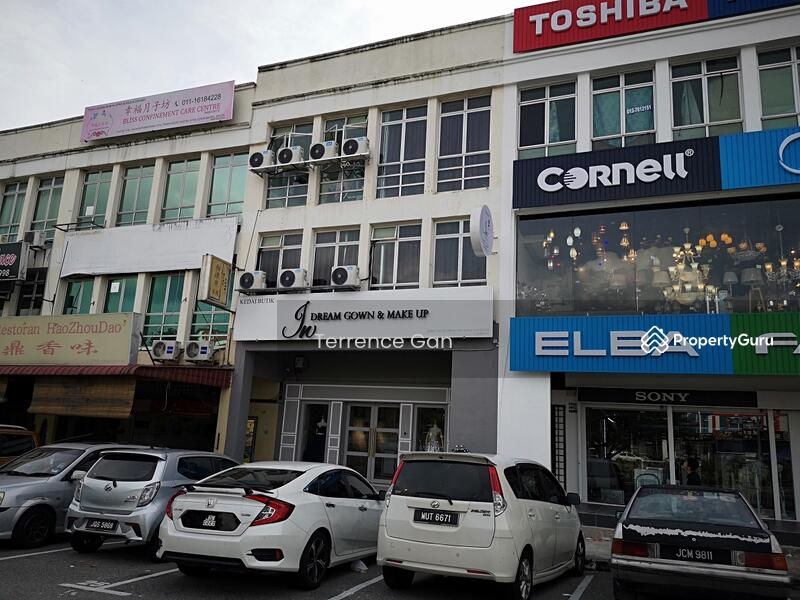 For Sale - MOUNT AUSTIN AUSTIN HEIGHTS 3 STOREY SHOP FACING MAIN ROAD NEAR MARRYBROWN JLN MUTIARA EMAS 10/19