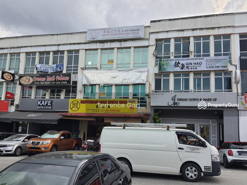 For Sale - MOUNT AUSTIN AUSTIN HEIGHTS 3 STOREY SHOP FACING MAIN ROAD NEAR MARRYBROWN JLN MUTIARA EMAS 10/19