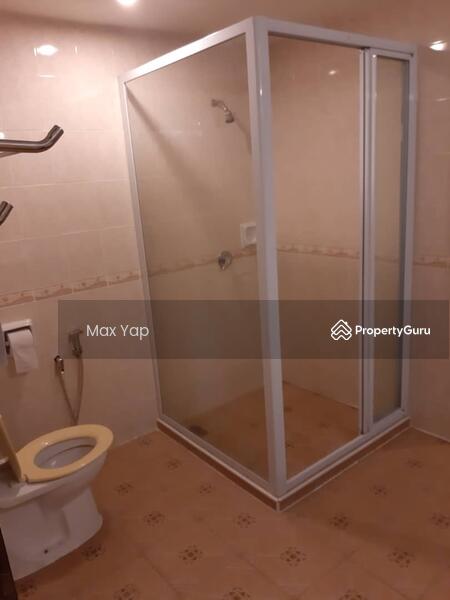 Untuk Disewa - Megan Ambassy