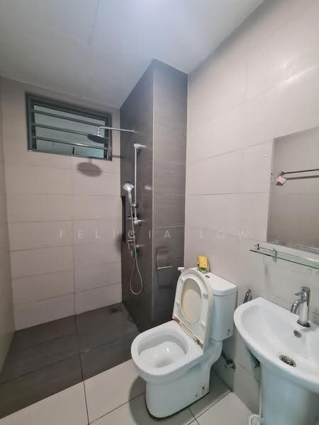 Kondominium untuk Disewa di Cybersquare - Felicia Low - Bathroom - PropertyGuru.com.my