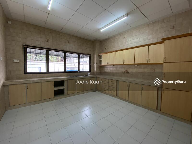 Bungalow House untuk Dijual di Taman Chateau (Ipoh) - Jodie Kuan - Dry Kitchen - PropertyGuru.com.my