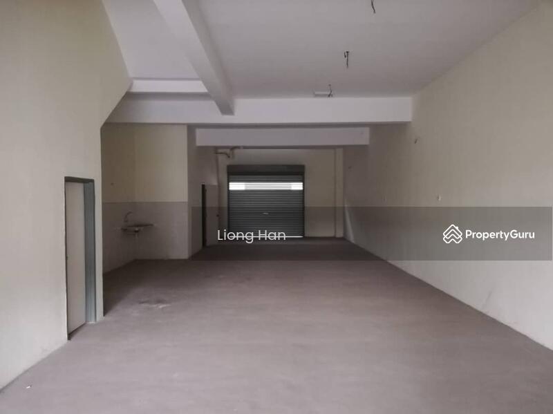 Kedai 3 Tingkat Sewa di Shah Alam Seksyen U12 Desa Alam, Jalan Pegaga C