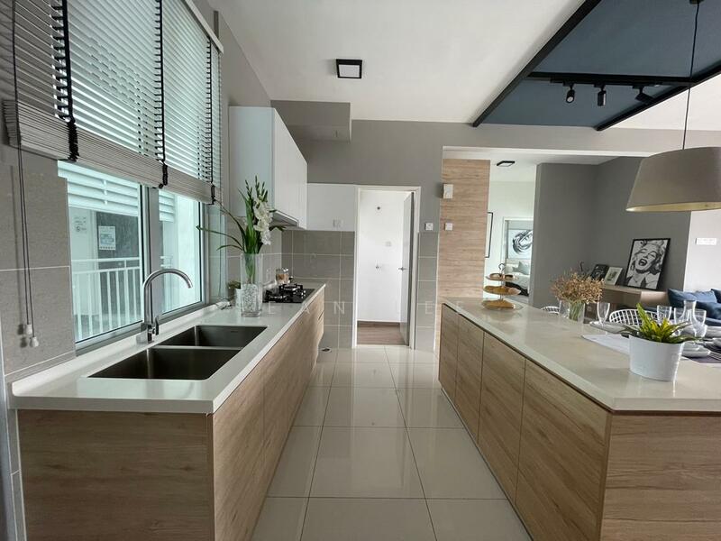 For Sale - Cash back 100k Bumi lot/Freehold/Seri austin residence/camellia residence