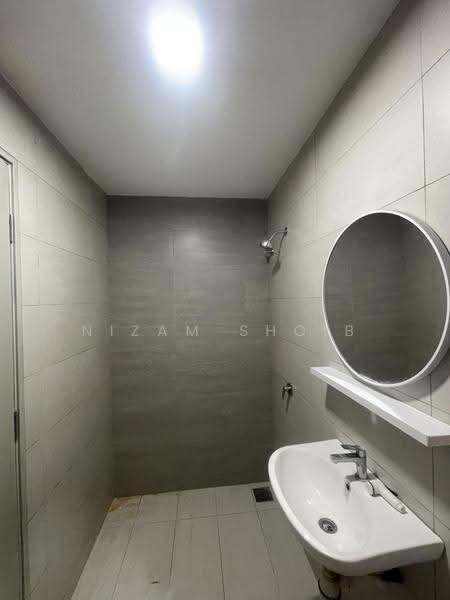 Condominium for Rent at Residensi Rampai II - Nizam Shoib - Master Bathroom - PropertyGuru.com.my