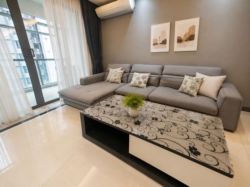 Kediaman Servis untuk Disewa di R&F Princess Cove Phase 1 - Owen Ho - Living Room - PropertyGuru.com.my