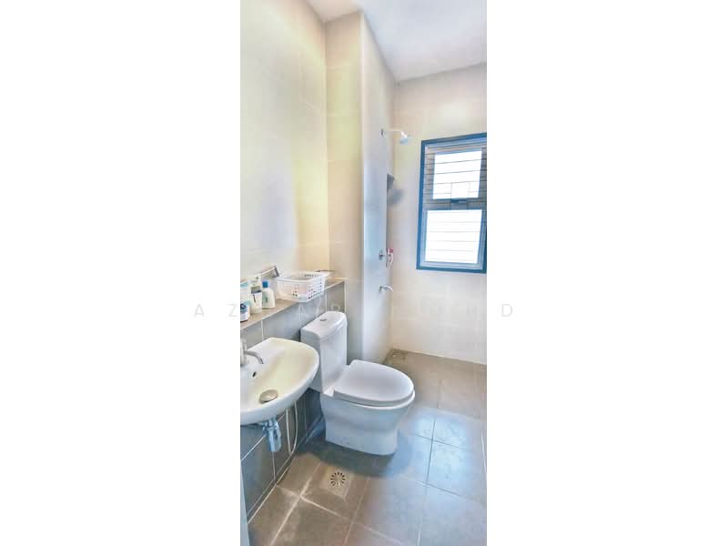 Rumah Teres 2 Tingkat untuk Dijual di Bandar Serenia (Dengkil) - Azhar Mohd - Bathroom - PropertyGuru.com.my