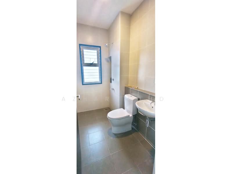 Rumah Teres 2 Tingkat untuk Dijual di Bandar Serenia (Dengkil) - Azhar Mohd - Bathroom - PropertyGuru.com.my