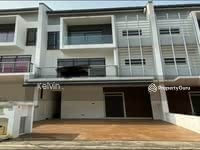 For Sale - Urgent Triple 2.5 Storey Terrace Lake Club Park Home Rawang Perdana Jaya