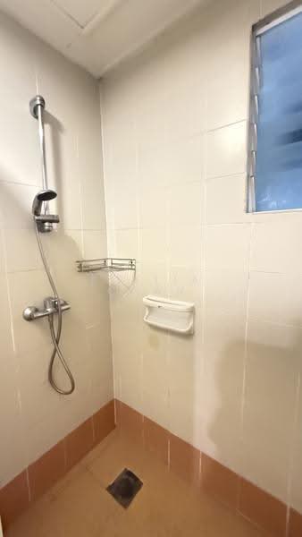 Condominium for Rent at Bungaraya Condominium - Emelia Chan - Bathroom - PropertyGuru.com.my