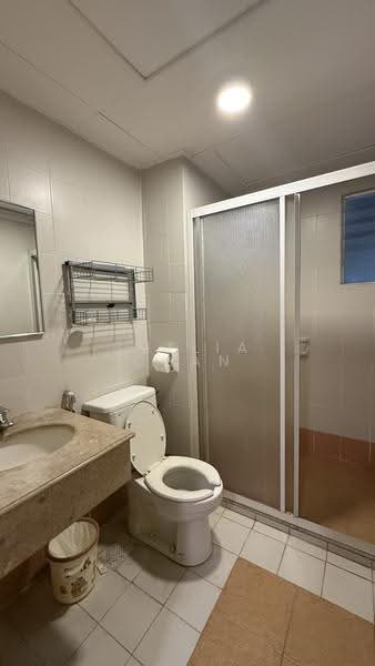 Condominium for Rent at Bungaraya Condominium - Emelia Chan - Bathroom - PropertyGuru.com.my